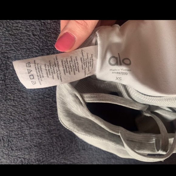 ALO yoga sports bra - Picture 3 of 5